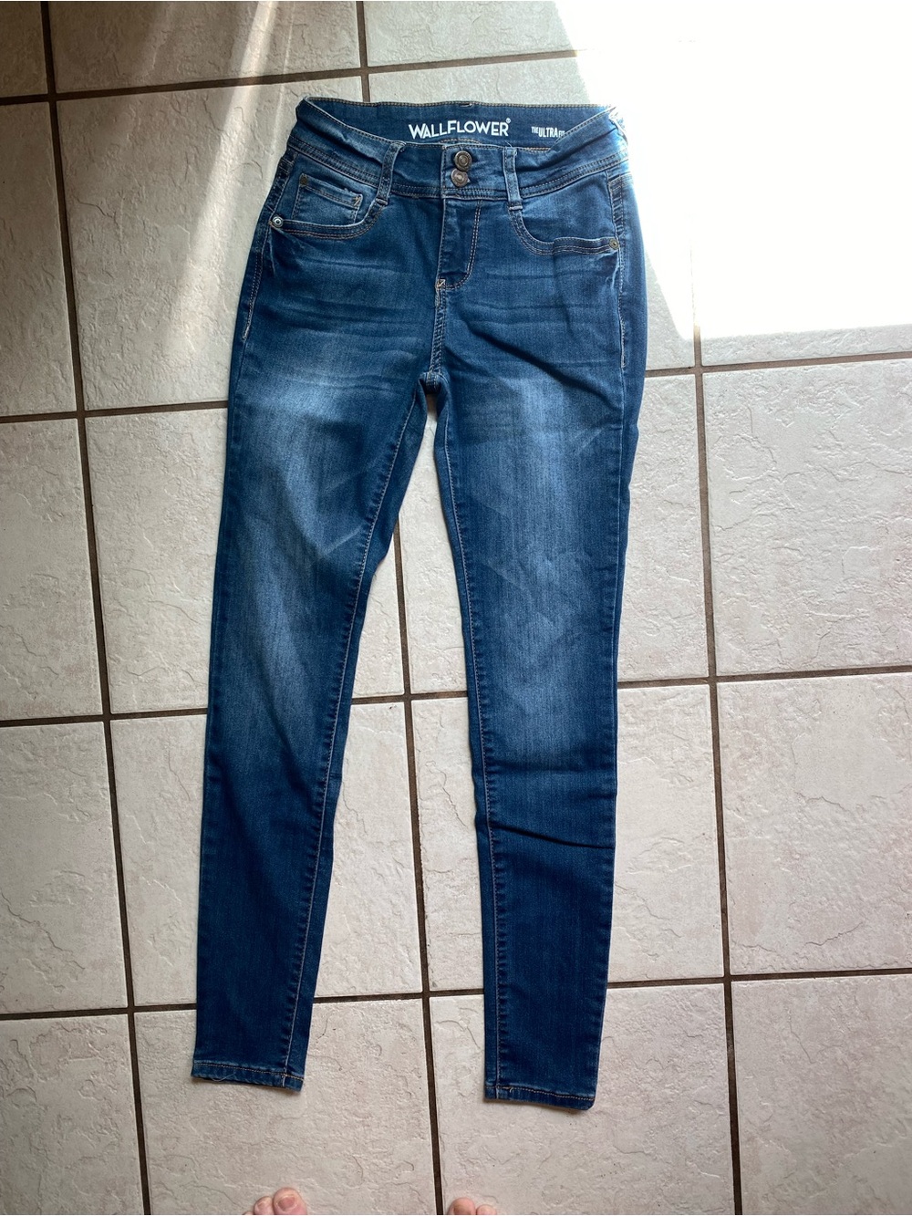 Wallflower Jeans Sz 5 Long The Ultra Fit Skinny Low Rise Stretch Blue Denim